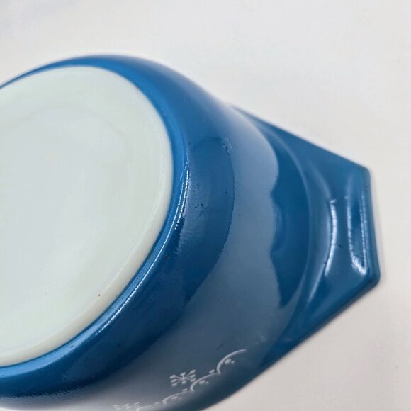 Vintage Pyrex Snowflake Garland Oval Casserole Dish 043 No Lid 1 ½ Qt. Blue Whit - Picture 11 of 16